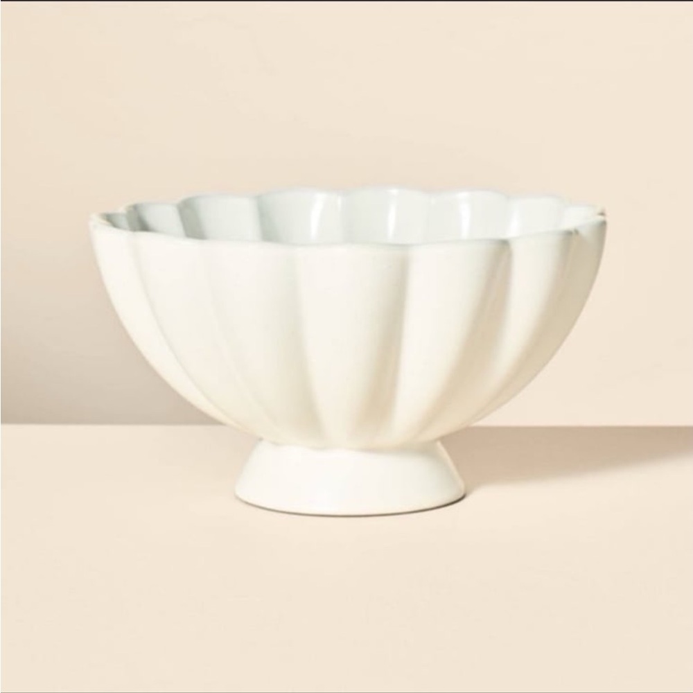 Hearth & Hand Magnolia 74oz Scalloped Edge Stoneware Pedestal Serving Bo…